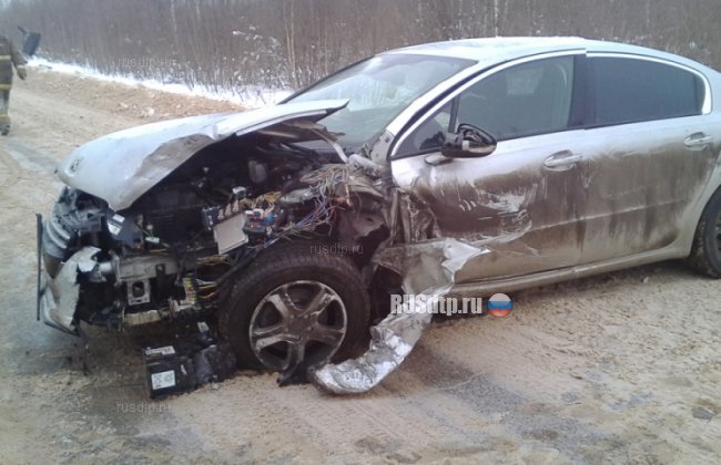 Водитель Пежо устроил смертельное ДТП на трассе в Ярославской области