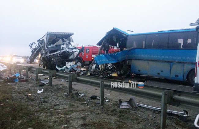 В ДТП с участием автобуса и грузовика на Ставрополье погибли 4 человека