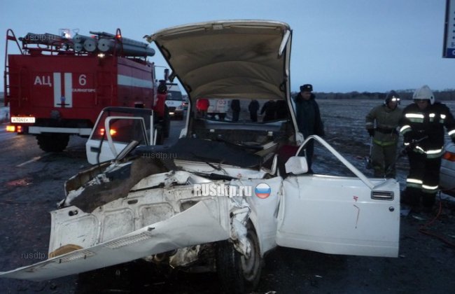 Два человека погибли в столкновении Тойоты и ВАЗа в Хакасии