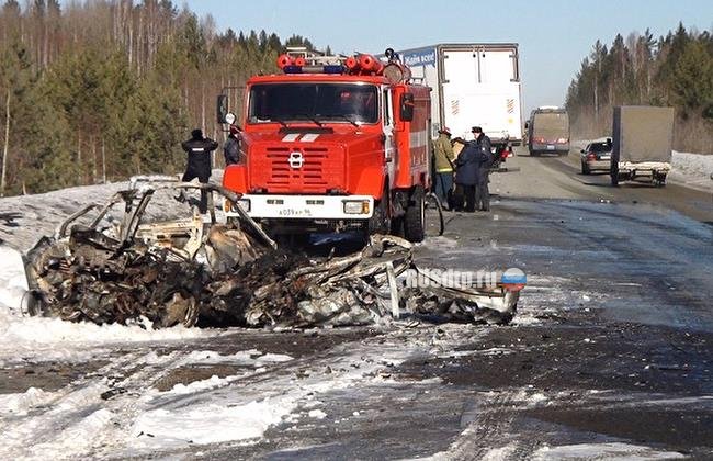 Водитель «Лады» сгорел в машине после ДТП на трассе Екатеринбург-Серов