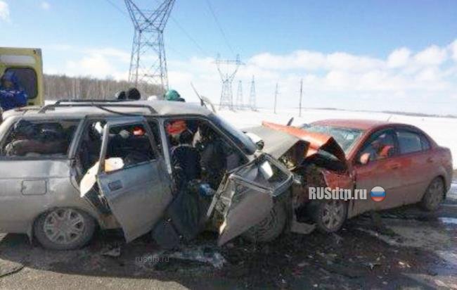 Шесть человек пострадали в лобовом столкновении автомобилей в Пензенской области