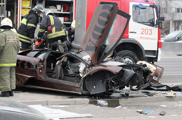 Сотрудники автосалона разбились на спорткаре «Lamborghini» бойца ММА Адама Яндиева