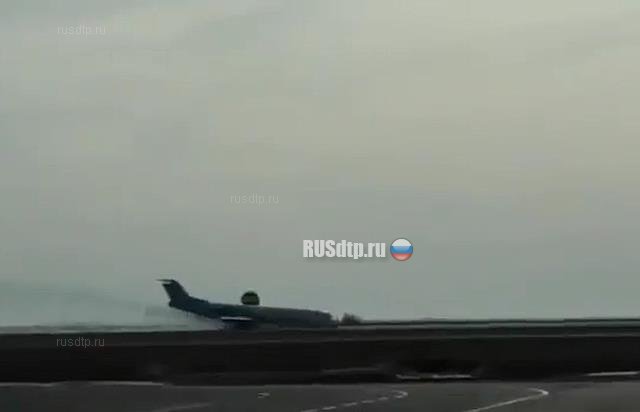 Опубликовано видео аварийной посадки самолета в аэропорту Астаны