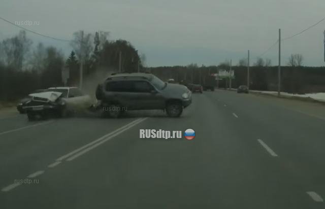 Момент ДТП на трассе М7 \»Волга\» в Ивановской области зафиксировал видеорегистратор