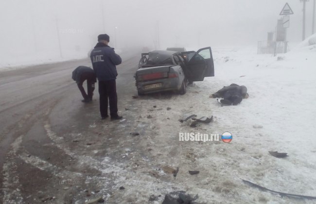 Мчавшийся тягач снёс машину с людьми на железнодорожном переезде в Татарстане