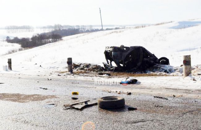 Водитель легковушки погиб на автодороге в Башкирии