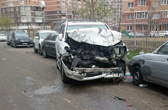 В Краснодаре пьяный водитель «Porsche Cayenne» протаранил 7 автомобилей