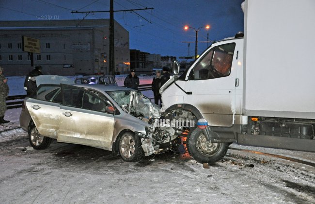 Два человека погибли в утреннем ДТП в Барнауле
