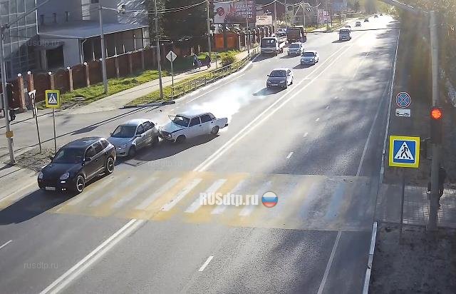 Гонки на дороге в Сочи привели к ДТП