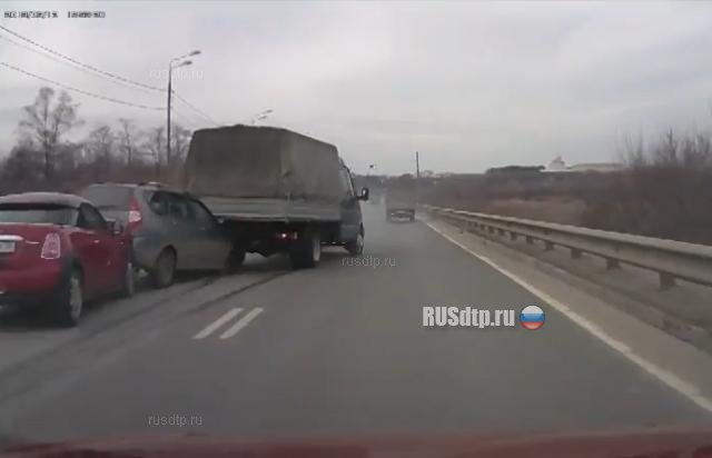 Девять автомобилей столкнулись на Судогодском шоссе во Владимире