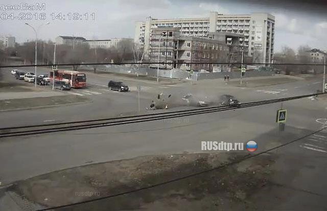 В Комсомольске-на-Амуре пьяный водитель, скрываясь от полиции, столкнулся с учебной машиной