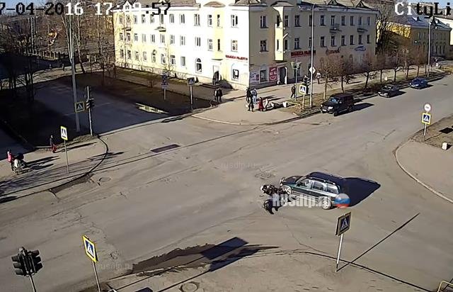 В Кондопоге столкнулись мотоцикл и автомобиль