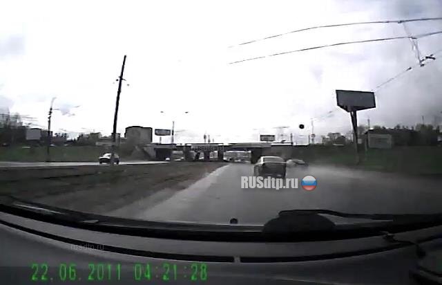Момент ДТП с четырьмя погибшими в Омске попал на видео