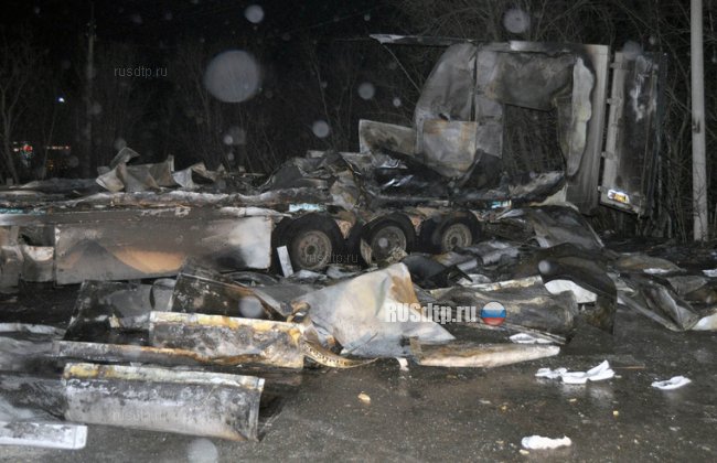 На Троицком тракте в Челябинске в фуре сгорели двое парней