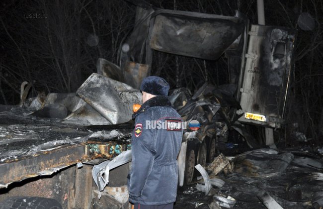 На Троицком тракте в Челябинске в фуре сгорели двое парней