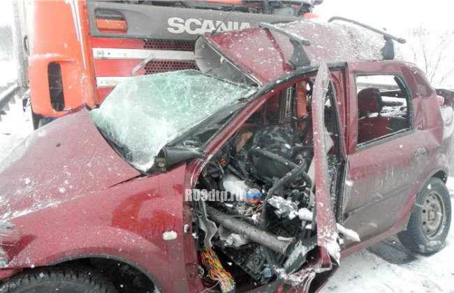 Водитель «Логана» погиб в ДТП с фурой на трассе «Кола»