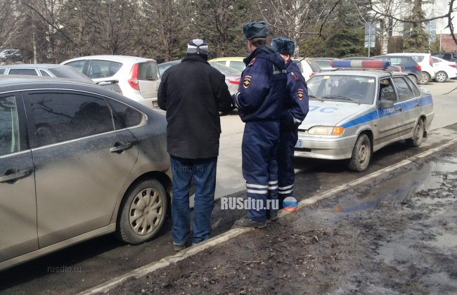 Пешеход напал на водителя возле Заксобрания в Вологде