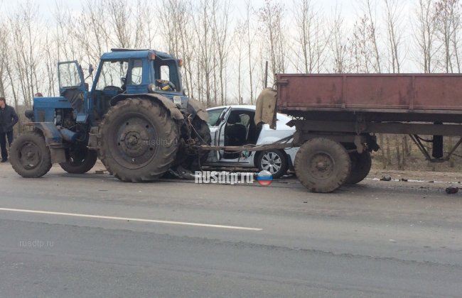 Молодая компания попала в смертельное ДТП с трактором на трассе Воронеж - Тамбов