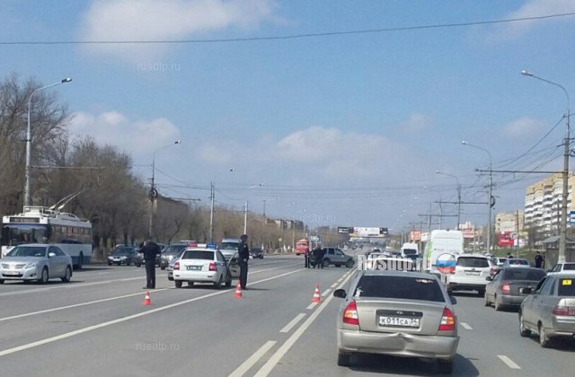 В Волгограде лихач на BMW столкнулся с пятью автомобилями