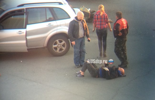 В Санкт-Петербурге девушка на «Тойоте» сбила скутериста