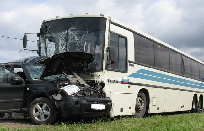 Рейсовый автобус попал в ДТП на Кубани. Погиб человек