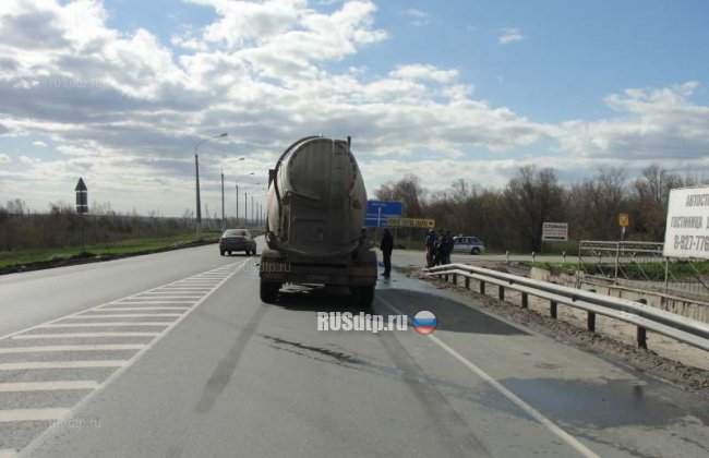 Две фуры смяли «Калину» на трассе М-5 «Урал» под Сызранью