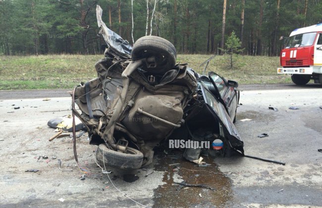 «Ладу» разорвало на части в результате ДТП на трассе «Курган – Омск»