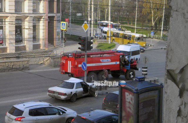 В Рязани пьяный водитель без прав угнал иномарку и разбил 8 машин
