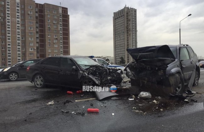 Видео лобового столкновения на Ярославском шоссе в Москве