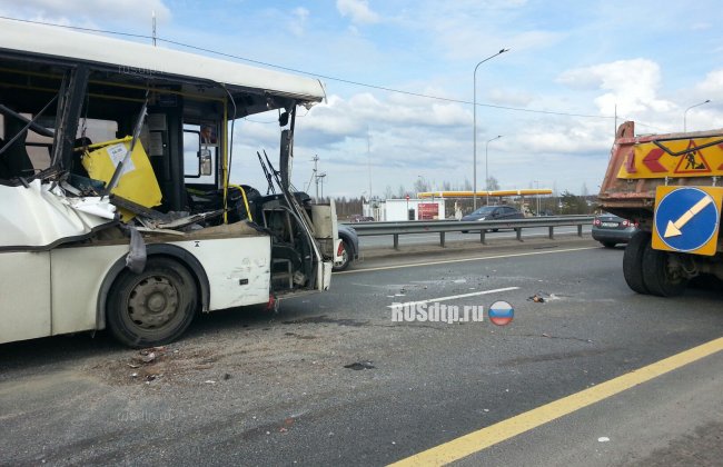 Восемь человек пострадали в ДТП с автобусом на Мурманском шоссе