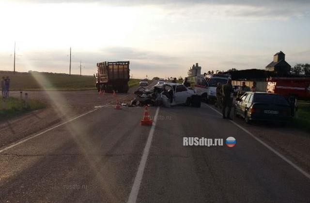 Водитель и пассажир «Приоры» погибли в ДТП под Армавиром