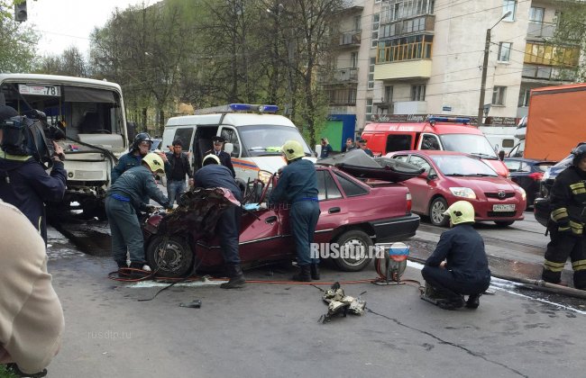 Один человек погиб в массовом ДТП с участием шести транспортных средств в Нижнем Новгороде