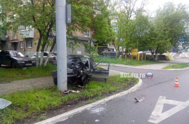 Мужчина погиб при столкновении Hyundai со столбом в Ростове-на-Дону