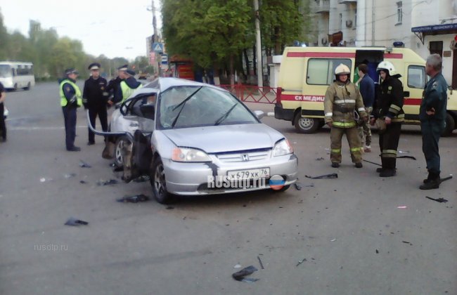 Две женщины погибли в утреннем ДТП в Ярославле.Видео