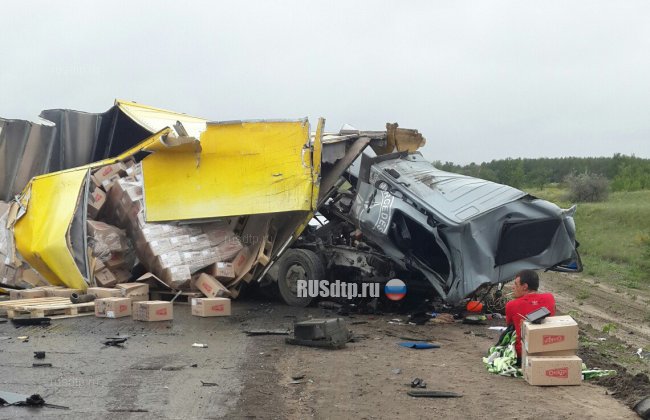 Пензенские полицейские пострадали в ДТП с участием автобуса и грузовика под Камышином
