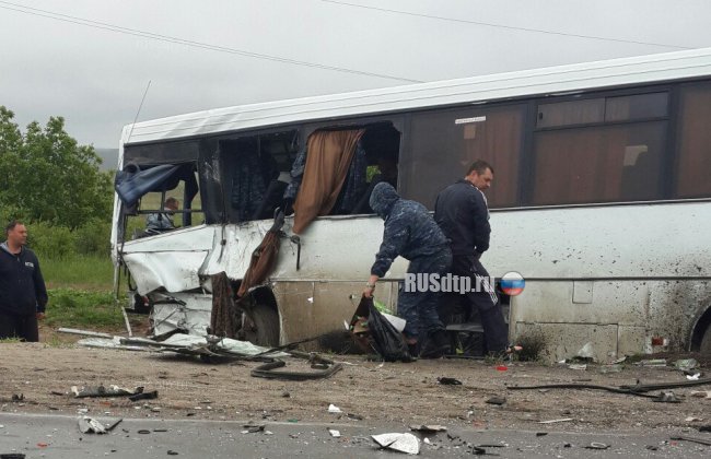 Пензенские полицейские пострадали в ДТП с участием автобуса и грузовика под Камышином