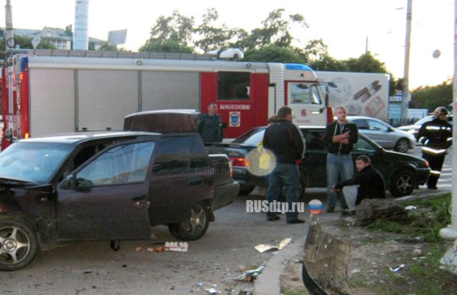 Один человек погиб и двое пострадали в ДТП с участием двух автомобилей в Воронеже