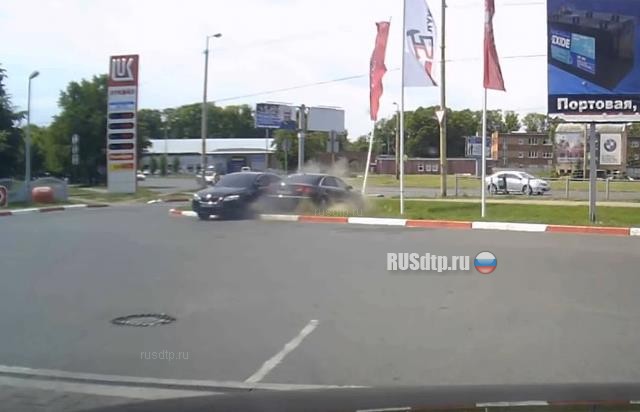 В Калининграде водитель перепутал педали и устроил ДТП