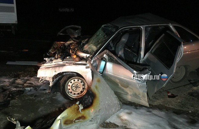 Трое погибли и десять пострадали в аварии в Саратовской области