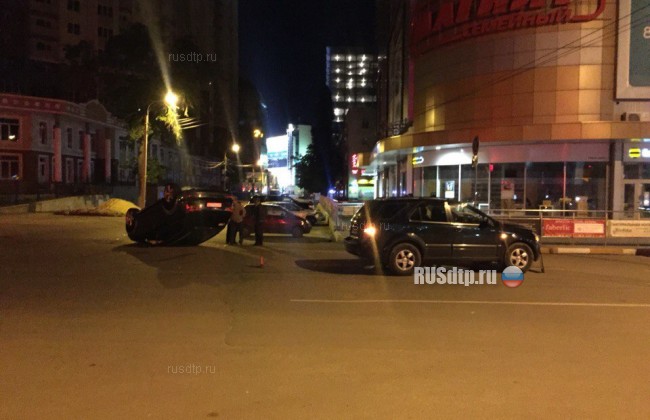 ВИДЕО: «Audi Q7» и «Киа» столкнулись в Воронеже