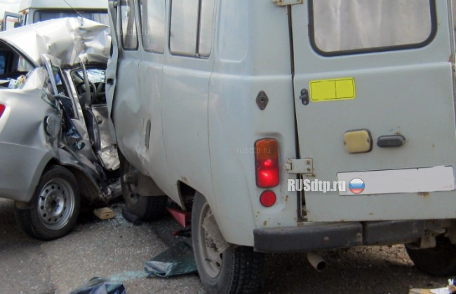 Девушка на «Гранте» погибла при столкновении с УАЗом в Татарстане