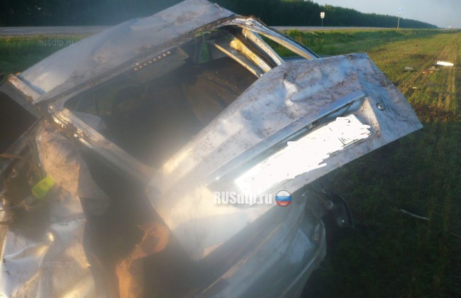Парень с девушкой погибли в перевернувшейся машине в Татарстане