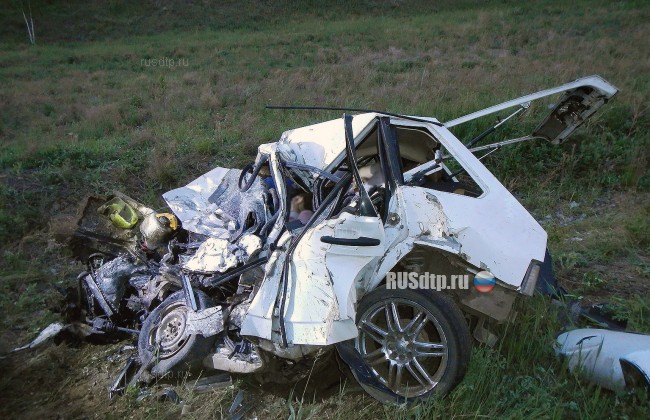 В Иркутской области четверо молодых людей погибли на только что купленной машине