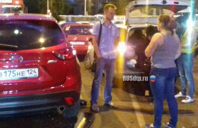 Испугавшаяся сигнала автобуса девушка устроила ДТП в Красноярске
