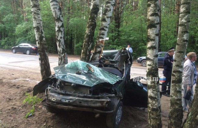 Двое молодых людей на «Фокусе» разбились на Дачном шоссе в Новосибирске