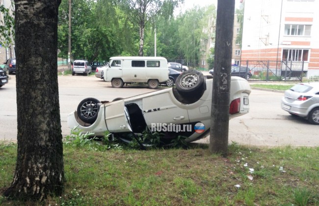 В Кирове пьяная 17-летняя девушка угнала машину и попала в ДТП