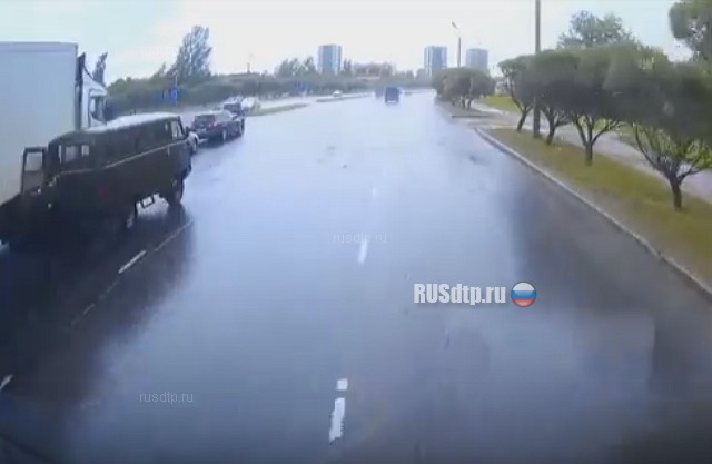 ВИДЕО: пять автомобилей столкнулись в Пскове