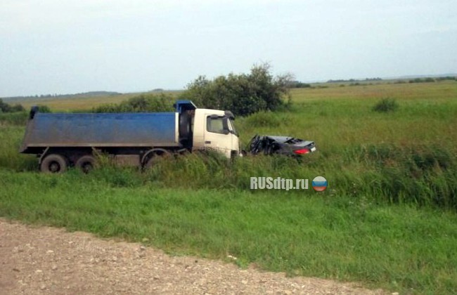 Грузовик врезался в машину