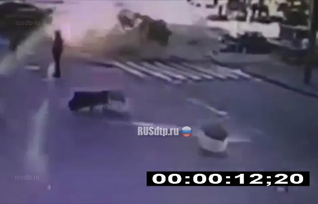 Камера наблюдения зафиксировала момент взрыва машины Шеремета в Киеве