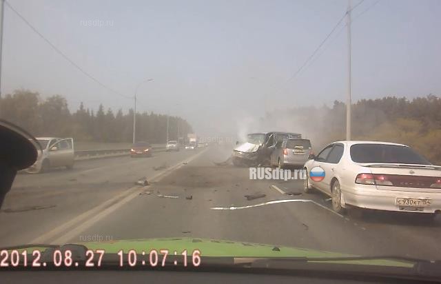 Видеорегистратор зафиксировал момент ДТП на Бердском шоссе